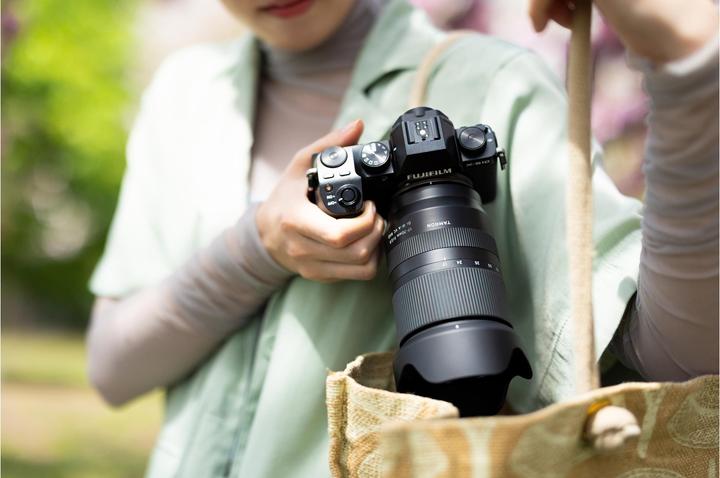 Actual product image Tamron AF 17-70mm F/2.8 Di III-A VC RXD Fuji X (Fujifilm X, APS-C / DX)