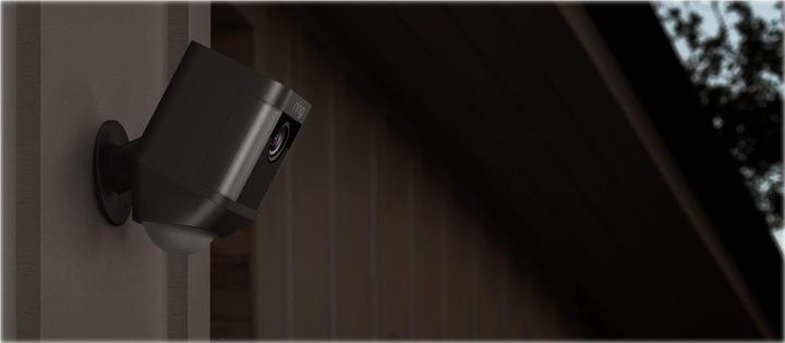 Actual product image Ring Spotlight Cam Pro (1920 x 1080 Pixels)