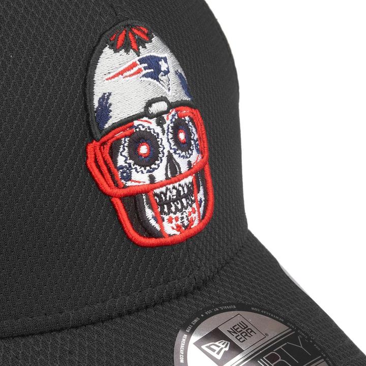 Actual product image New Era 39Thirty Stretchfit Diamond NFL Sugar Skull (M/L)