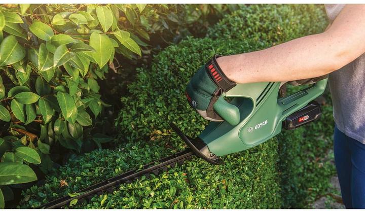 Image du produit Bosch Home & Garden EasyHedgeCut 18-45 Set (Taille-haies sans fil)