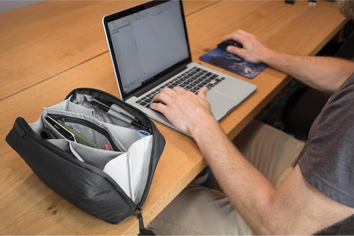 Actual product image Peak Design tech pouch (Camera case, 2 l)