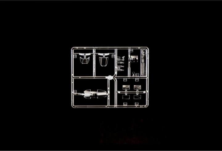 Actual product image Italeri 1:72 US P-38J Lightning