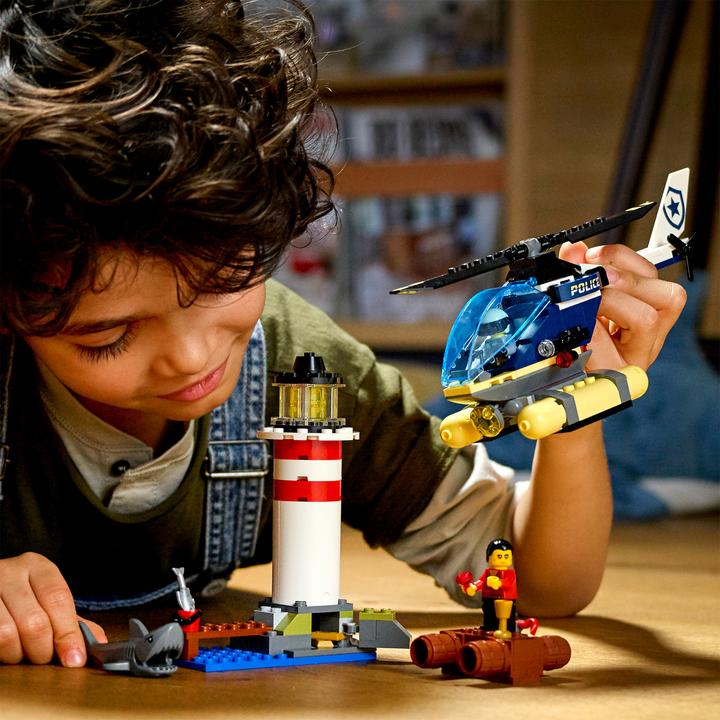 Actual product image LEGO City arrest at the lighthouse (60274, LEGO City)