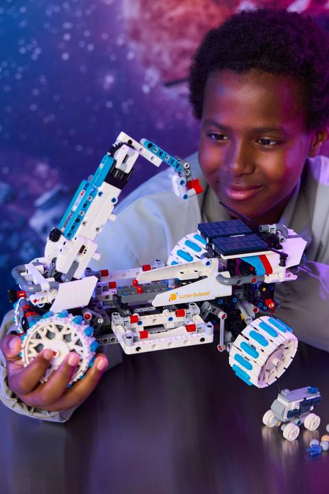 Produktbild LEGO 42211 Confidential (42211, LEGO Technic)
