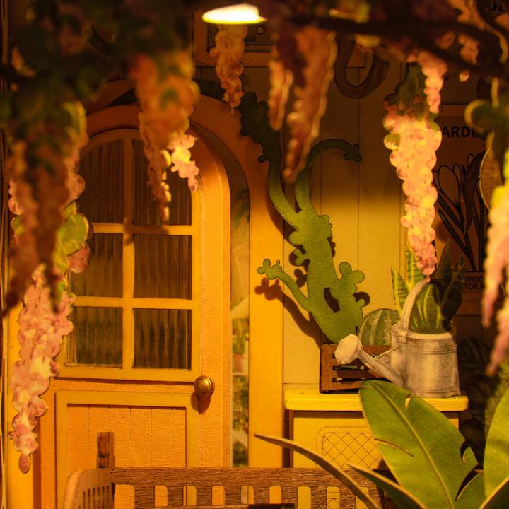 Produktbild Robotime Tiny House - Gartenhaus
