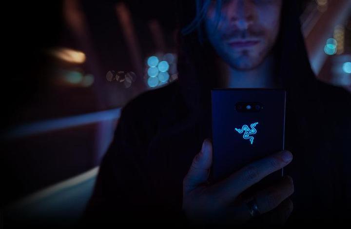 Produktbild Razer Phone 2 (64 GB, Black, 5.72", Single SIM, 12 Mpx, 4G)