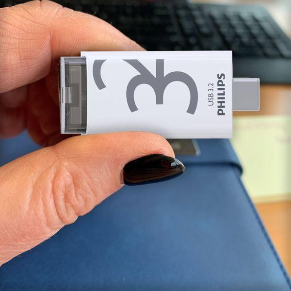 Actual product image Philips USB 3.2 32GB Click Series Gen 1 USB-C (32 GB, USB 3.2)