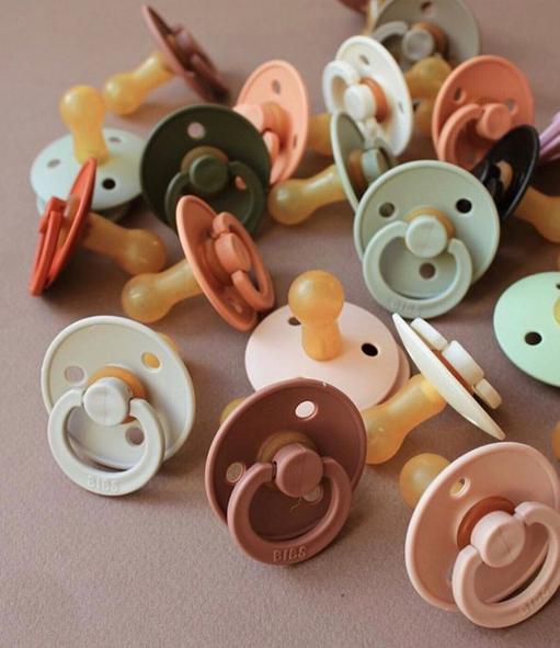 Actual product image Bibs 2-PACK S BLUSH & VANILLA Smoczek Uspokajający kauczuk Hevea (2 x, up to 6 M.)