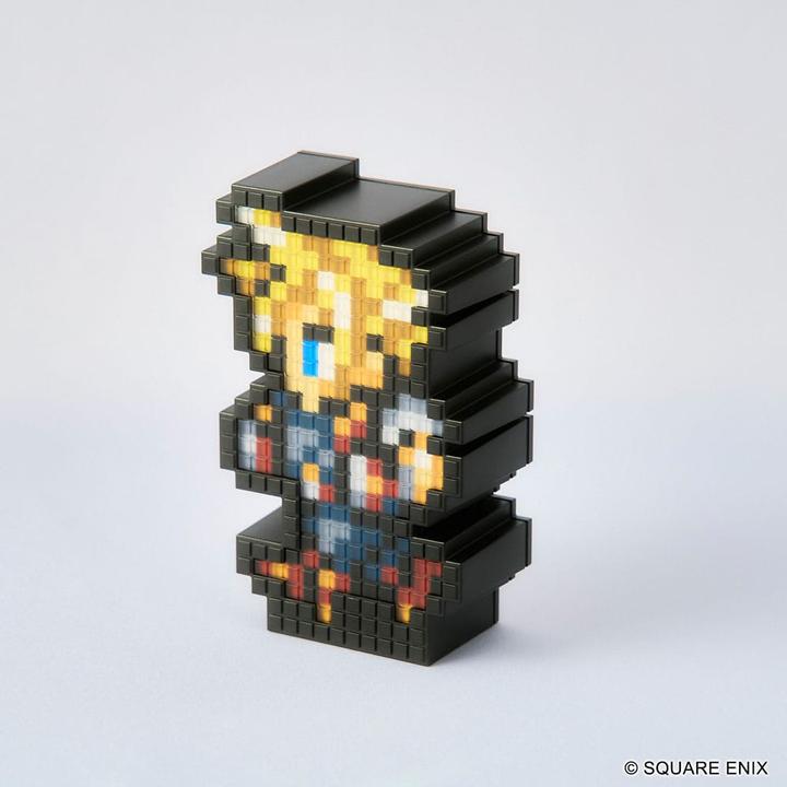 Actual product image Square Enix Finale Fantasy Record Keeper Pixelight LED lamp Cloud Strife 10 cm