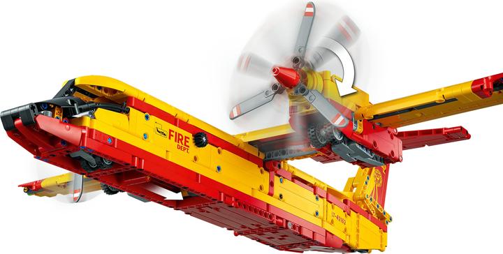 Actual product image LEGO Firefighter Aircraft (42152, LEGO Technic)