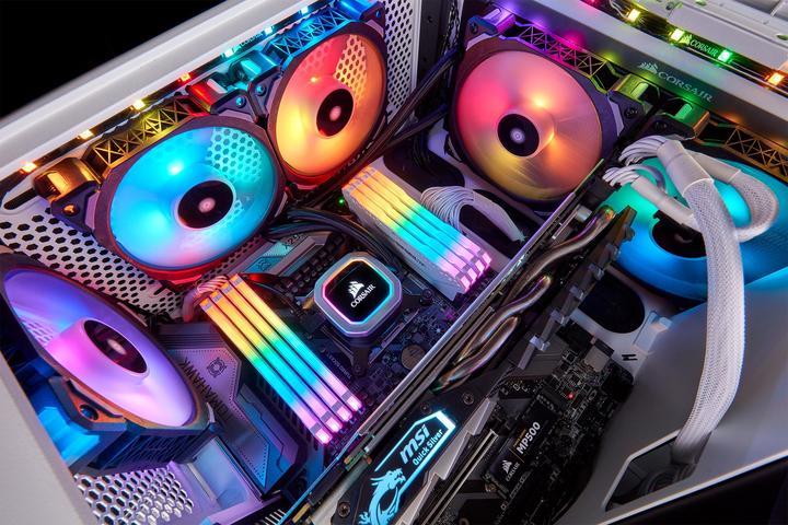 Produktbild Corsair H115i RGB Platinum