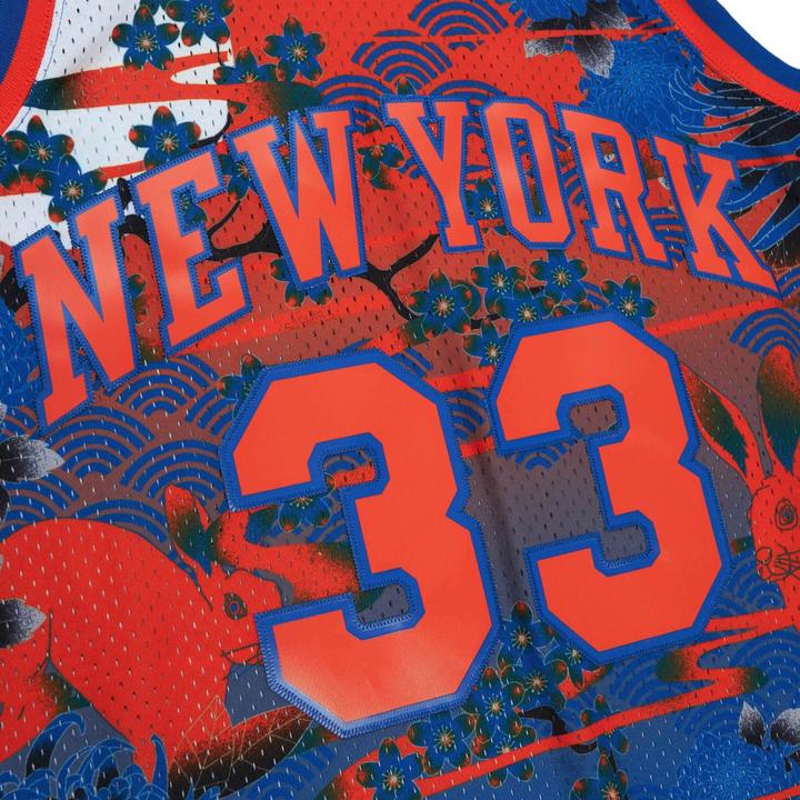 Produktbild Mitchell & Ness Swingman Mesh Jersey New York Knicks ASIAN Ewing - M (M)