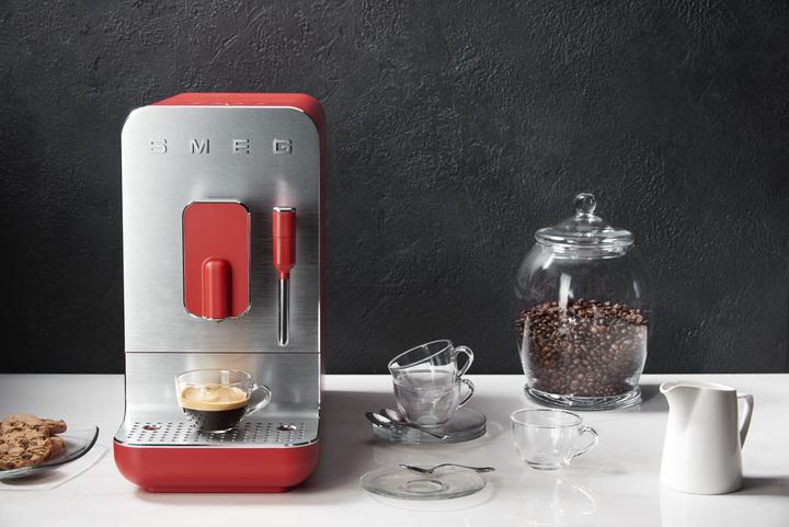 Actual product image Smeg Fully Automatic Coffee Machine 50's Style red