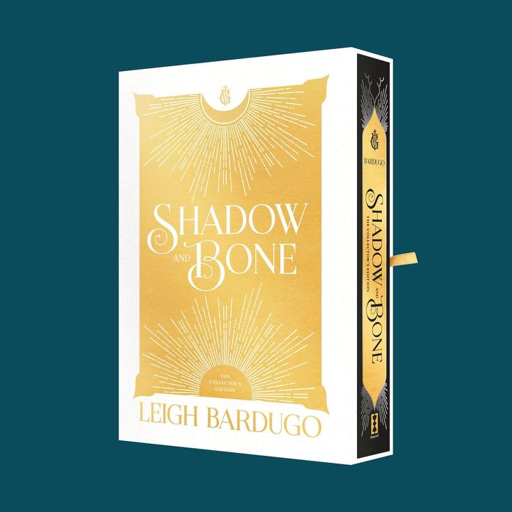 Actual product image Shadow and Bone: The Collector's Edition (English, Leigh Bardugo, 2020)