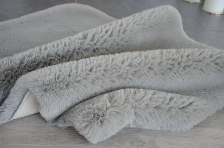Actual product image Aspero Lamia Fur Rug (75 x 150 cm)