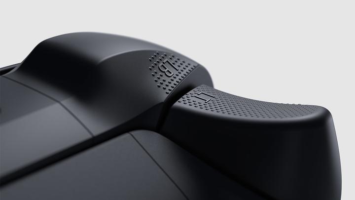 Produktbild Microsoft Xbox WLC M Black fo EN/FR/DE/IT/PL/PT/RU (Xbox Series X)