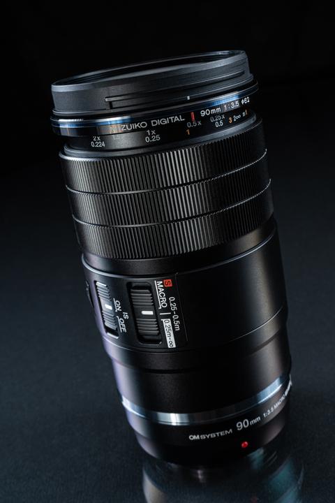 Produktbild OM System M.Zuiko Digital ED 90mm f/3.5 Macro IS Pro (Micro Four Thirds, Micro Four Thirds)