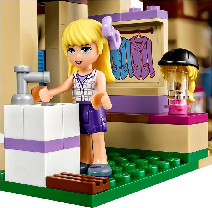 Actual product image LEGO Friends Heartlake Riding School (41126, LEGO Friends)