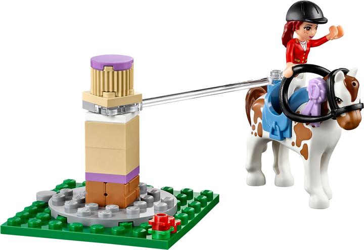 Actual product image LEGO Friends Heartlake Riding School (41126, LEGO Friends)