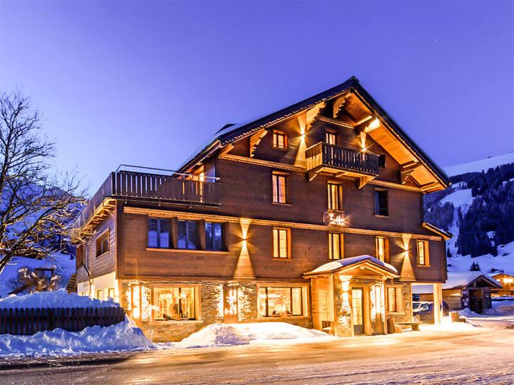 Image du produit Smartbox Séjour romantique de 2 nuits dans les Alpes avec accès au spa et prosecco (2 pers.)