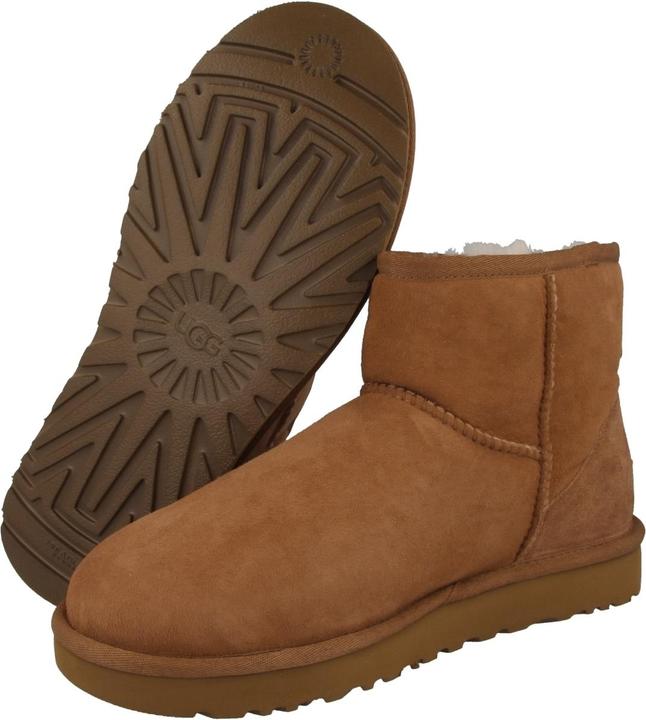 Actual product image Ugg Classic Mini II (43)