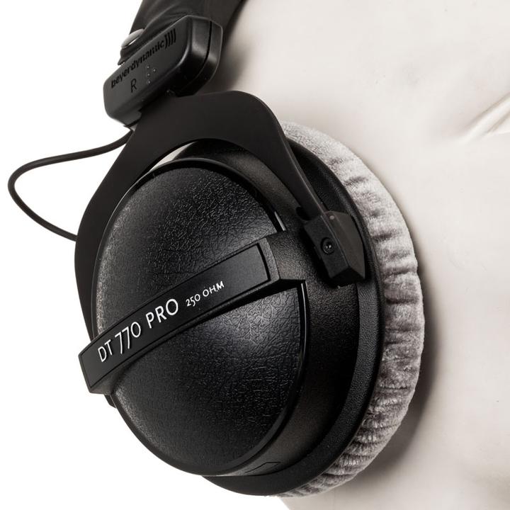 Produktbild Beyerdynamic DT 770 Pro (keine Geräuschunterdrückung, Kabelgebunden)