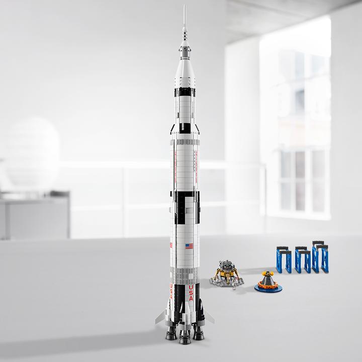 Immagine prodotto LEGO Saturno V Apollo della NASA (92176, LEGO Ideas, Set LEGO rari)