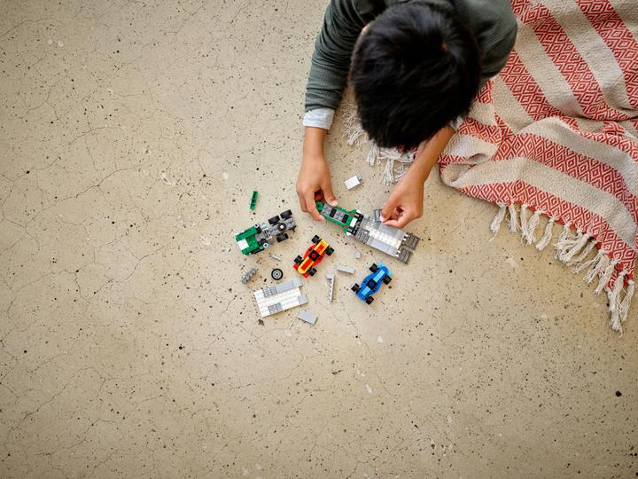 Image du produit LEGO Transporteur de voitures de course (31113, LEGO Creator 3-in-1)