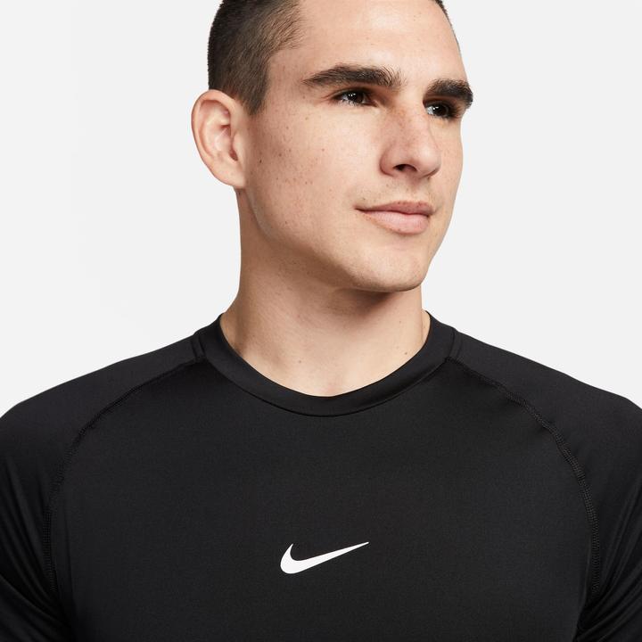 Actual product image Nike Pro Dri-FIT Slim S/S (XL)
