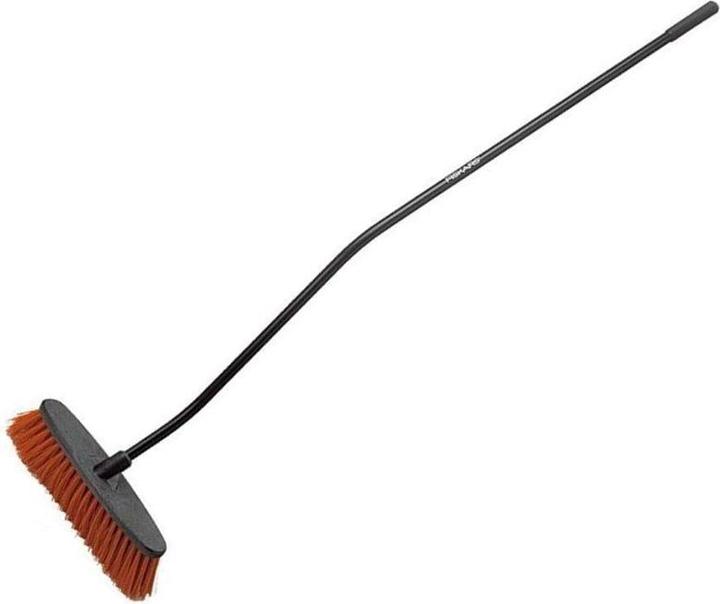 Fiskars Ergonomic yard broom (curved) (1 Stk.)