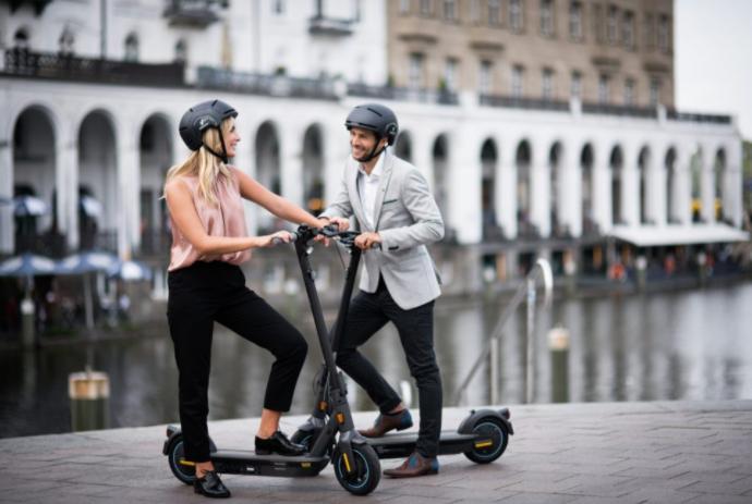 Produktbild Segway-Ninebot KickScooter MAX G30D (20 km/h, 65 km, 350 W)