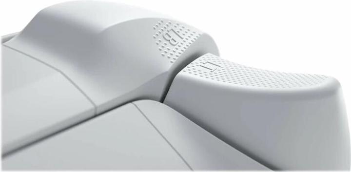 Actual product image Microsoft Xbox Wireless Controller - Robot White (Xbox Series S, Xbox One S, PC, Xbox One X, Xbox Series X)