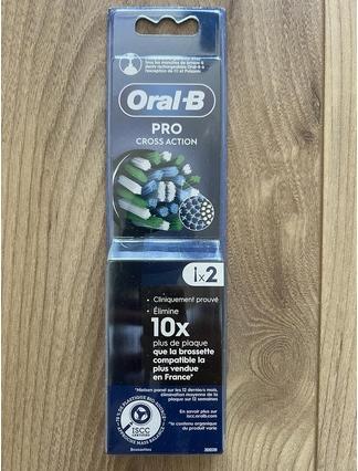 Image du produit Oral-B Pro Cross Action Electric Toothbrush Head - Pack of 2 (2 x)