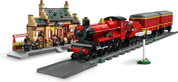 Image du produit LEGO Harry Potter 76423 Le Poudlard Express et la Gare de Pré-au-Lard (76423, LEGO Harry Potter)