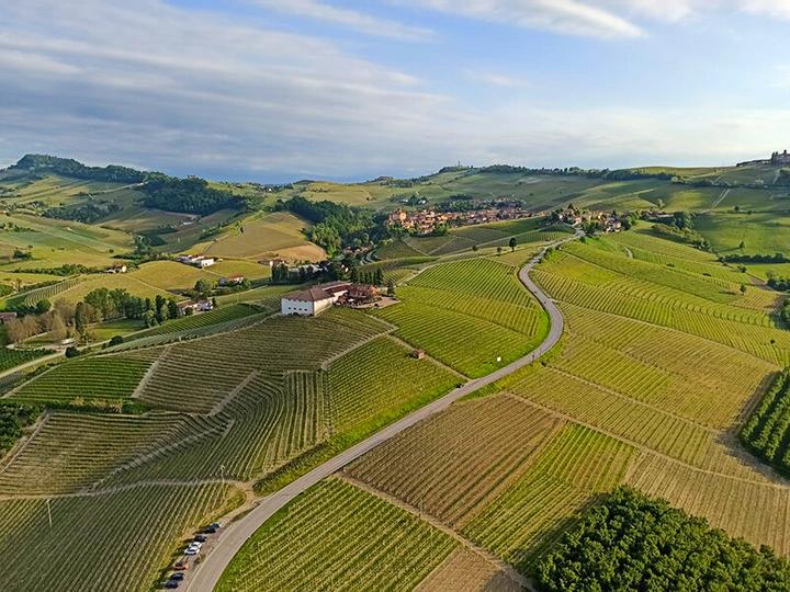 Immagine prodotto Smartbox Survol de l'Italie du Nord : 1 tour de vol au-dessus de Crema, Morimondo ou Mondovì (2 pers.)
