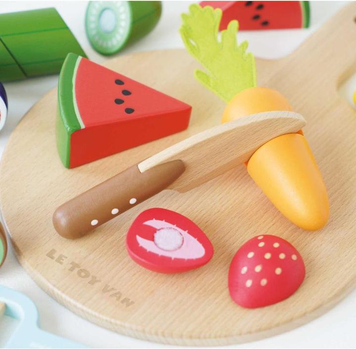 Actual product image Le Toy Van Schneidebrett mit Superfood / Chopping Board & Super Food