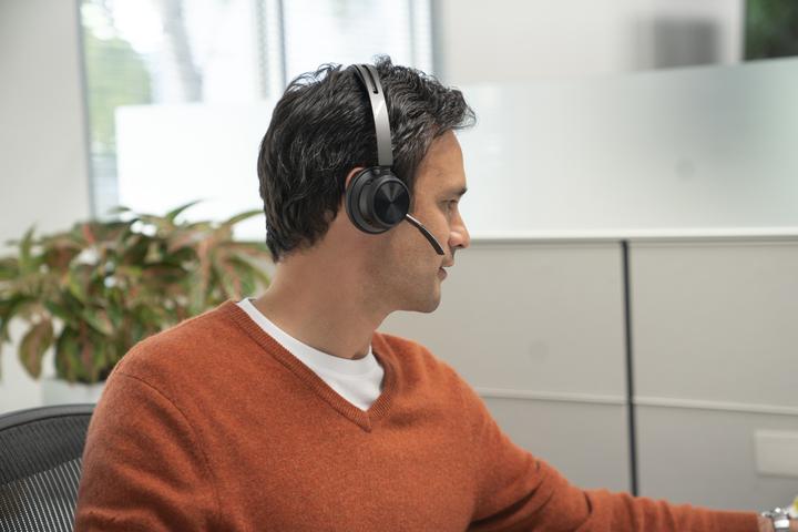 Produktbild Poly Voyager Focus 2 UC (Kabellos, USB-A)