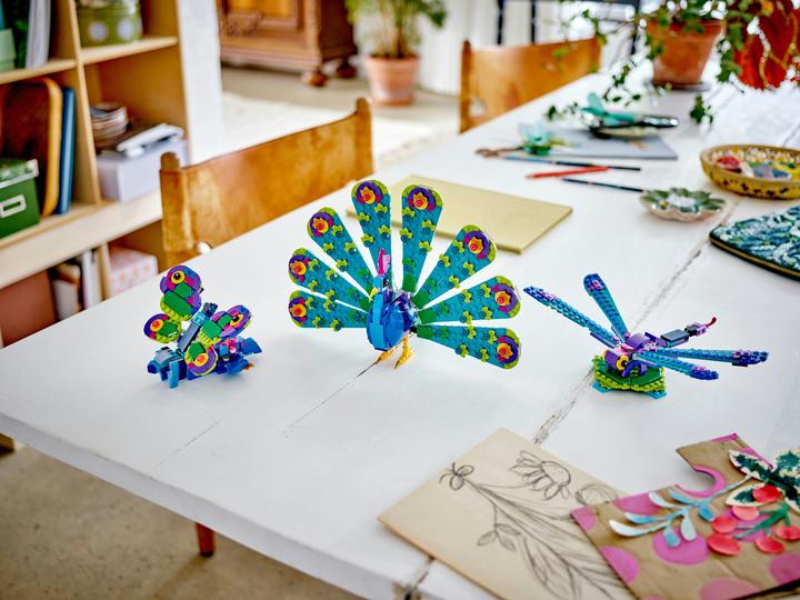 Actual product image LEGO Creator Exotic Peacock (31157, LEGO Creator Expert)