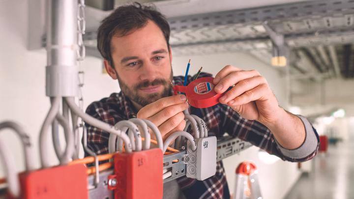 Produktbild tesa Elektro Isolierband, hitzebeständiges Klebeband zum Isolieren, Reparieren & Bündeln (19 mm)