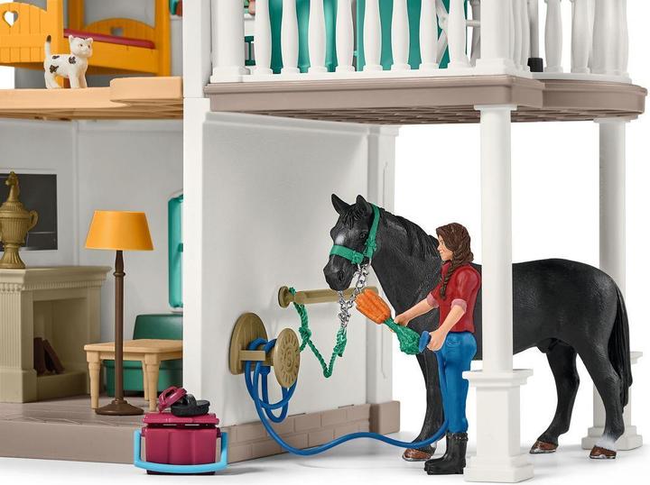 Actual product image Schleich Large horse farm with residential house and stable