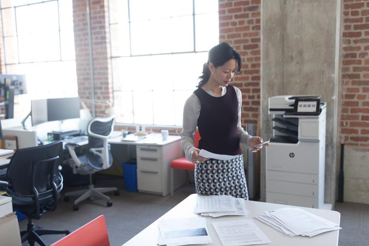 Produktbild HP M681dh LaserJet Enterprise (Laser, Farbe)
