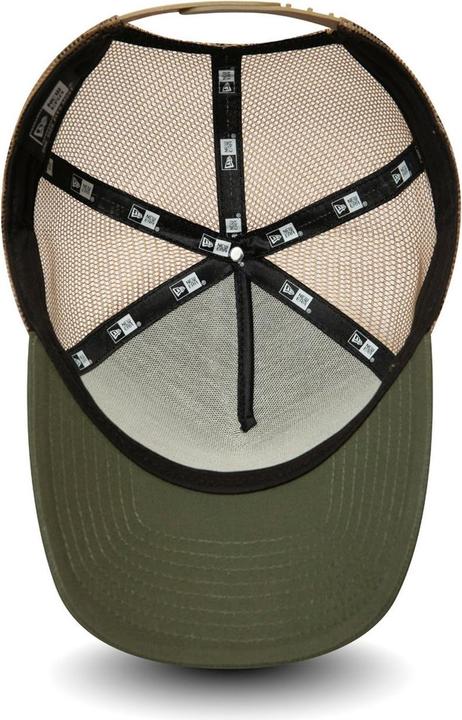 Image du produit New Era Adjustable Trucker Cap - Brand Patch Olive