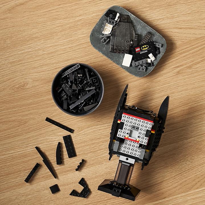 Actual product image LEGO Batman helmet (76182, LEGO DC)