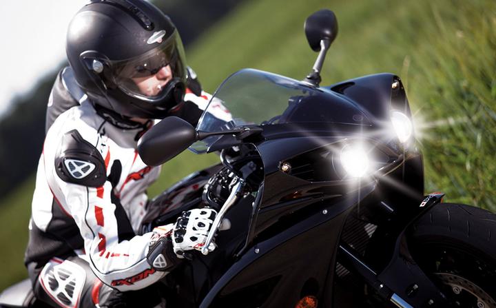 Actual product image Philips X-treme Vision Moto (H4)
