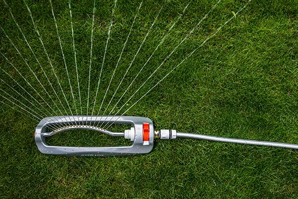 Immagine prodotto Bradas Irrigatore quadrato Irrigatore oscillante Irrigatore da giardino Irrigatore oscillante da Met (Irrigatore quadrato)