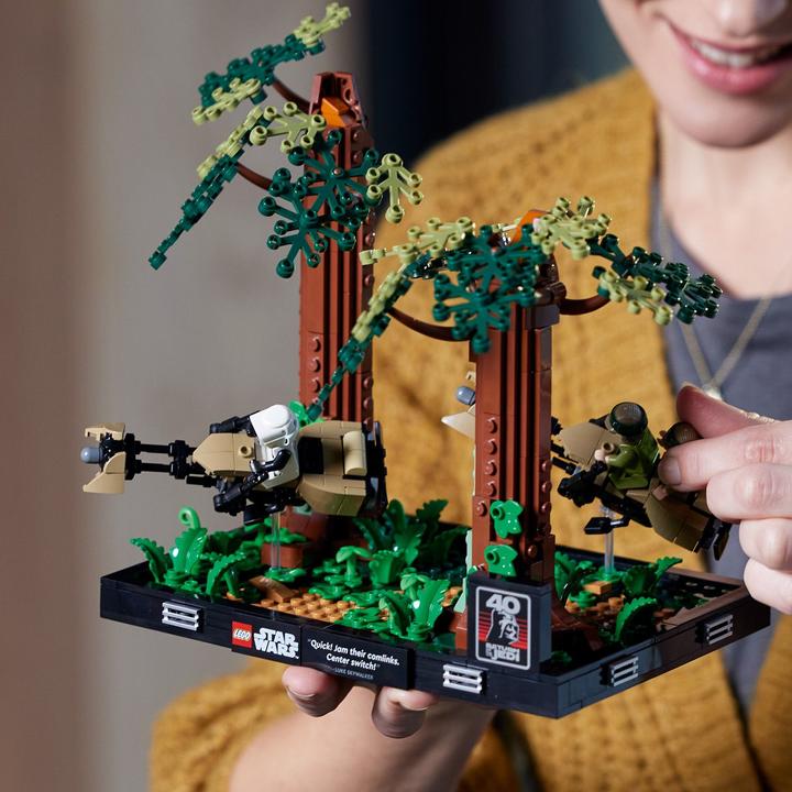 Produktbild LEGO Verfolgungsjagd auf Endor - Diorama (75353, LEGO Star Wars)