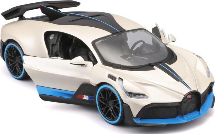 Actual product image Maisto Bugatti Divo 1/24 white metallic
