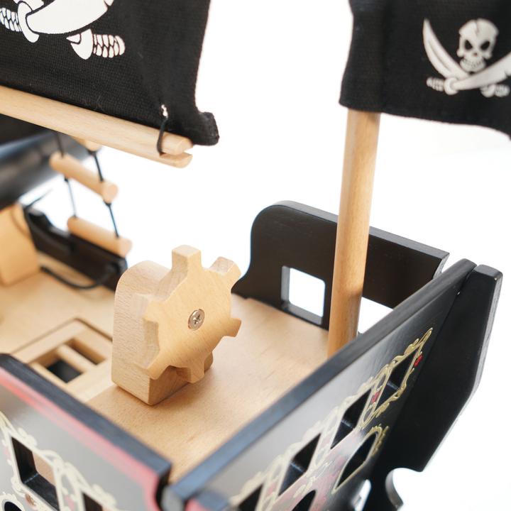 Produktbild Le Toy Van Barbarossa Piraten Schiff