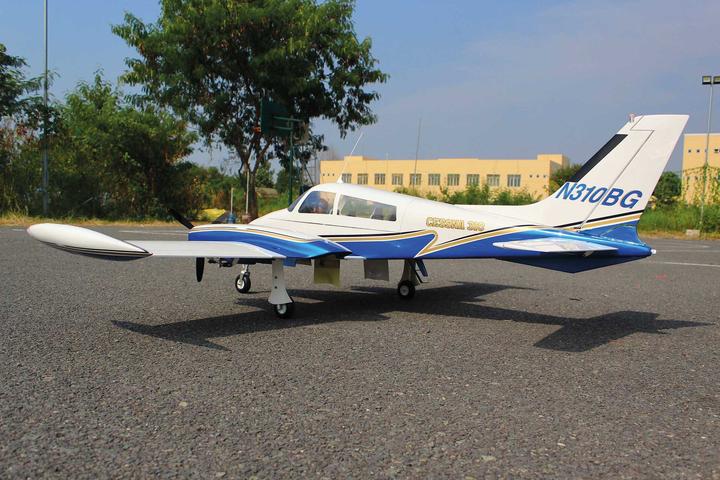 Actual product image Seagull Models ( SG-Models ) Cessna 310 Giant Twin 81" OHNE Einziehfahrwerk ARF