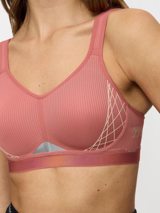 Actual product image Triumph Cardio Flow P sports bra (100 C)